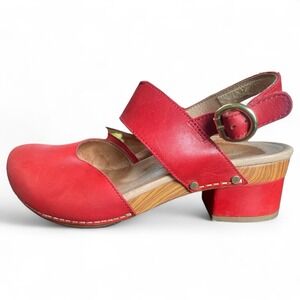 Dansko Malin Tomato Red Leather Closed Toe Sandels Women's Size US 9/ EU 40